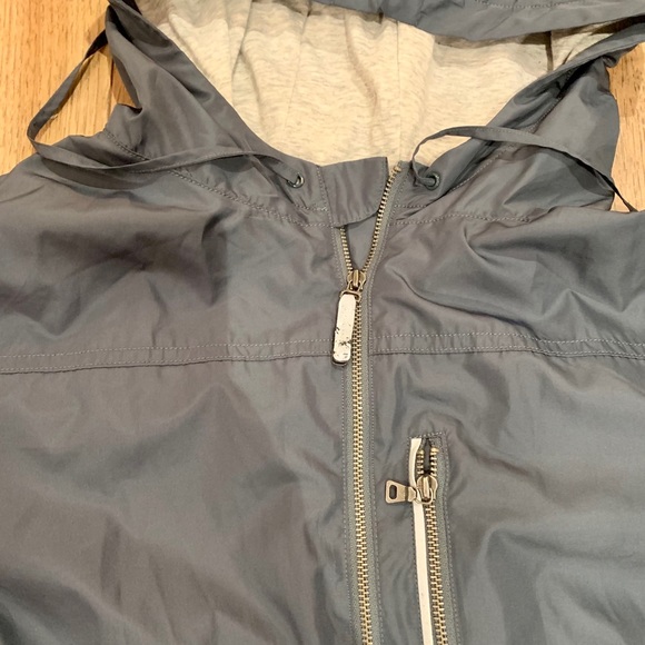 GAP Body hooded rain jacket size small - Picture 2 of 5